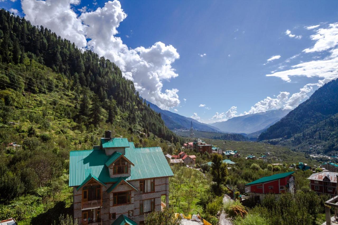 Eden Oaks Hotel - Manali (Himachal Pradesh) — Photos 1